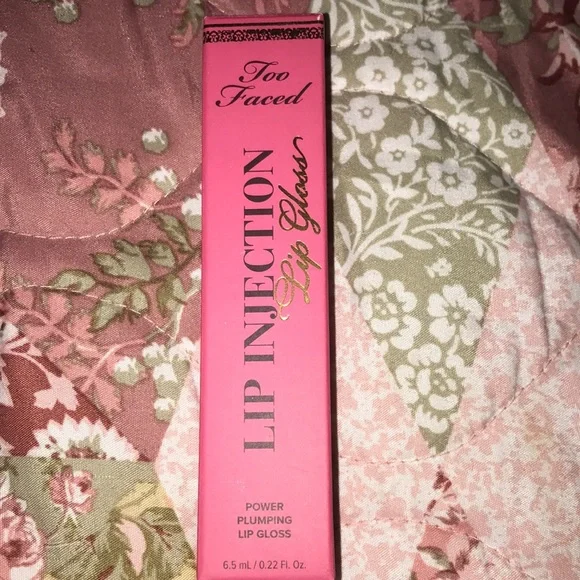 Too Faced Lip Injection lip gloss - Picture 1 of 5